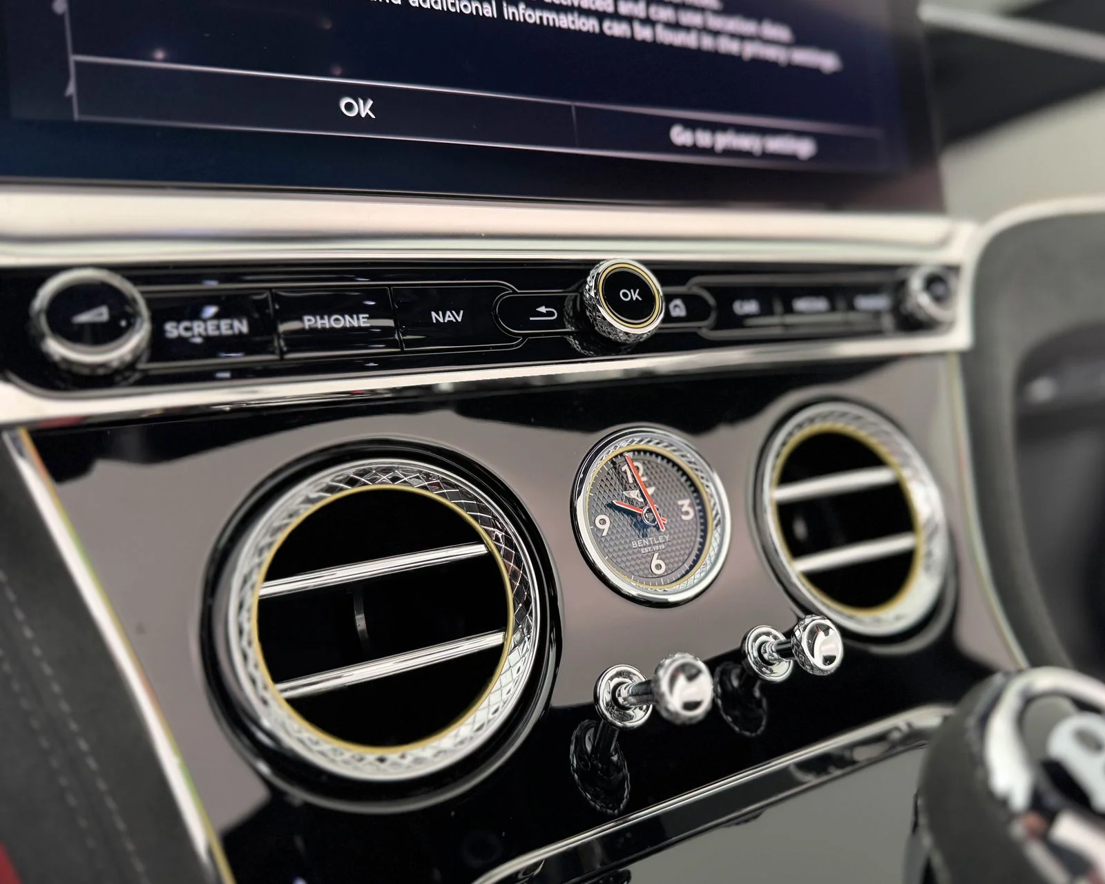 New 2025 Glacier White Bentley Speed image 30