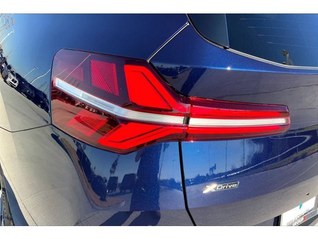 New 2026 Tanzanite Blue II Metallic BMW 30 xDrive image 14