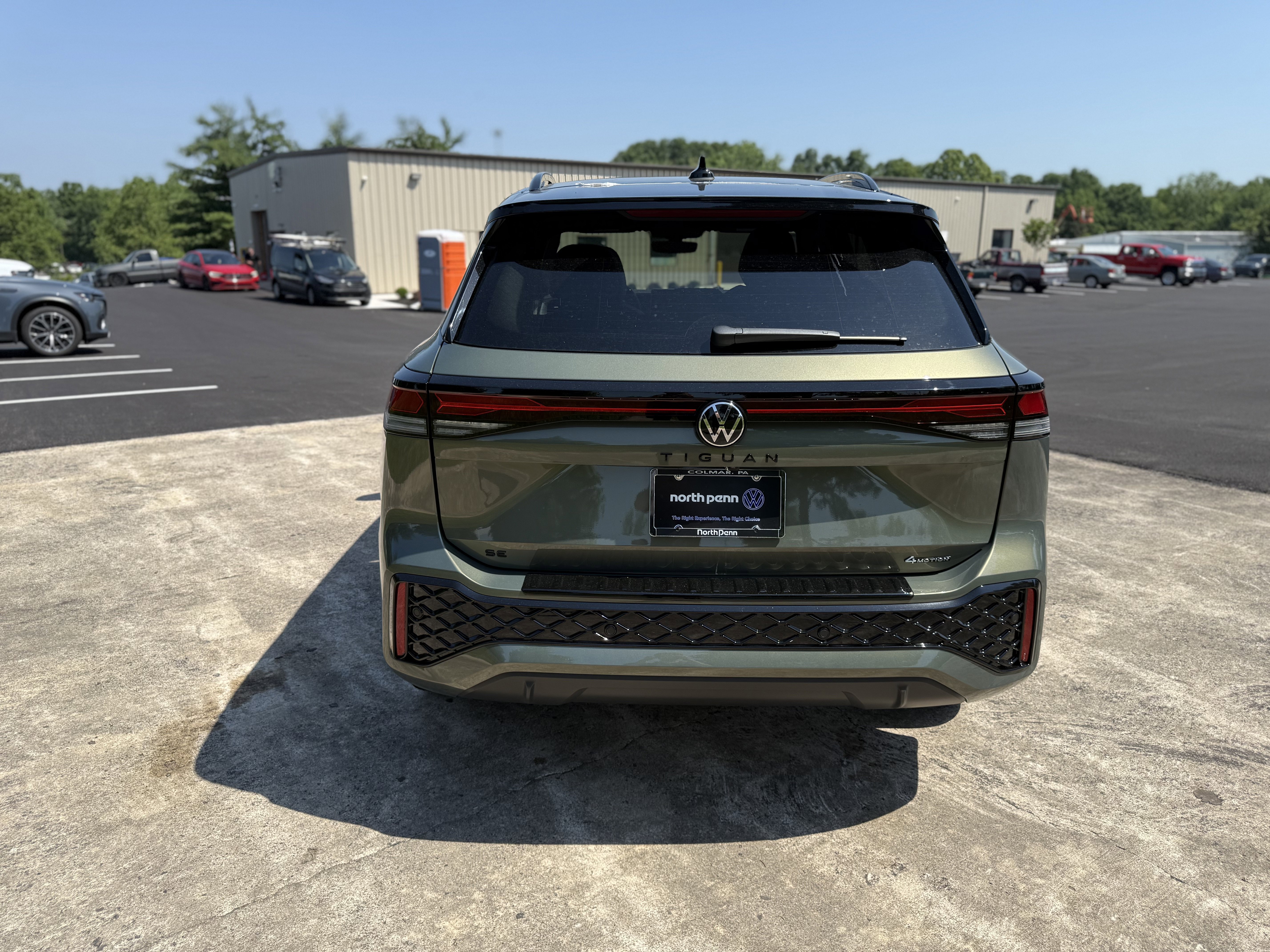 New 2026 Avocado Green W/Deep Black Roof Volkswagen SE R-Line Black image 10
