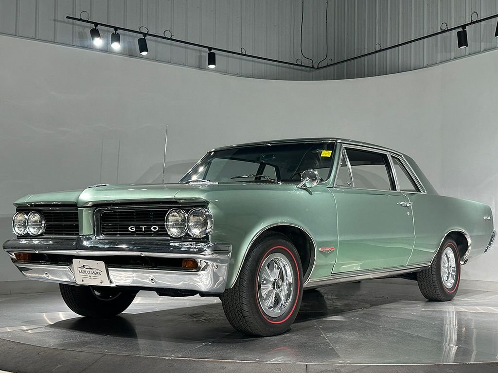 Used 1964 Green Pontiac  image 22