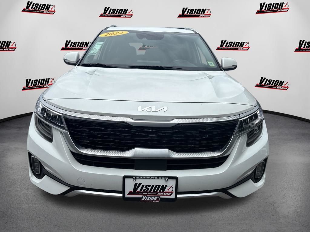 Used 2022 White Kia SX image 8
