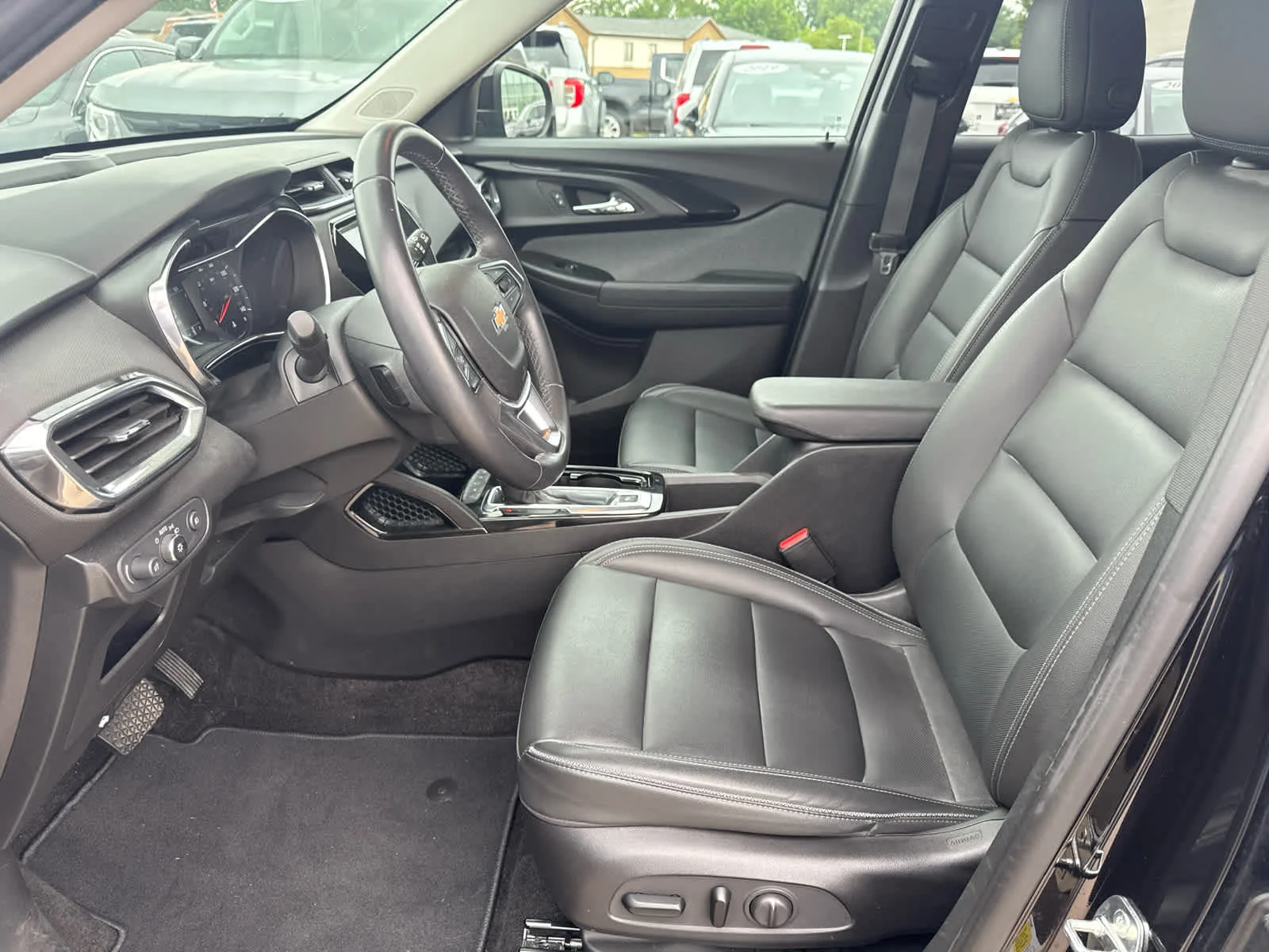 Used 2021 Mosaic Black Metallic Chevrolet LT image 9