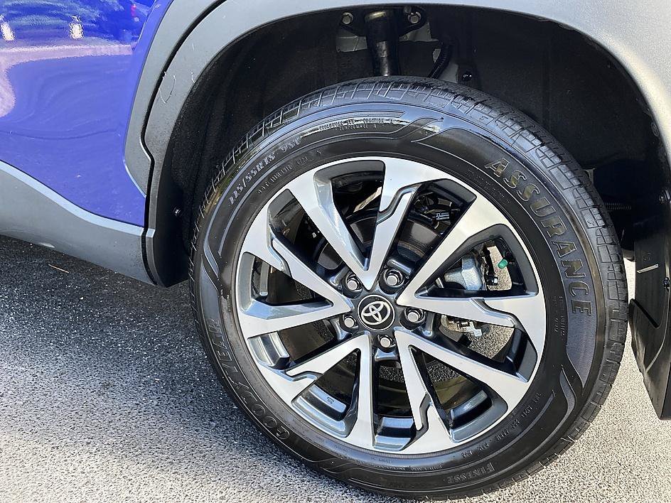 Used 2024 Blue Crush Metallic Toyota XLE image 29