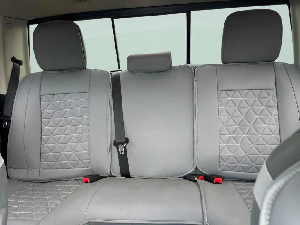 Used 2014 Bright White Clearcoat Ram SLT image 24