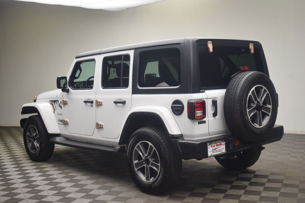 Used 2023 White Jeep Sahara image 4