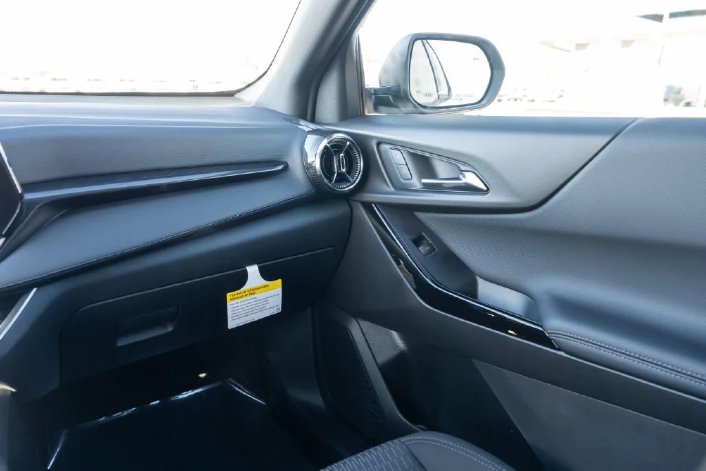 2027 Chevrolet Equinox LT - Photo 10