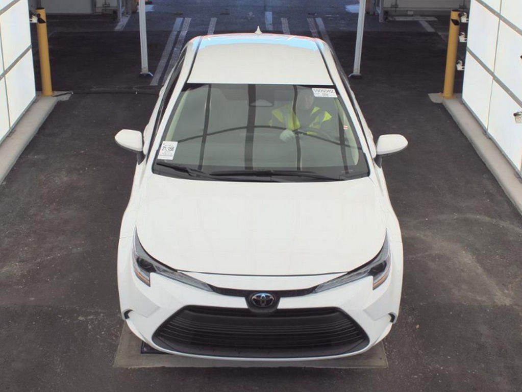 Used 2024 Toyota Corolla LE with VIN 5YFB4MDE0RP146685 for sale in Northfield, Minnesota