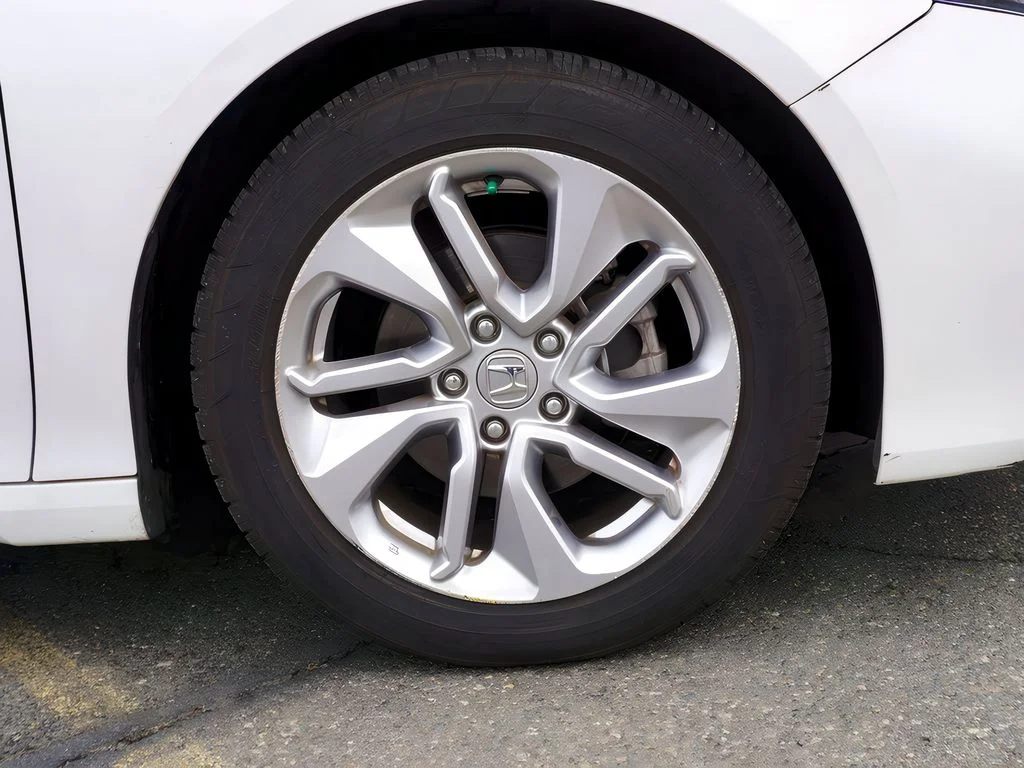 2019 Honda Accord LX - Photo 9