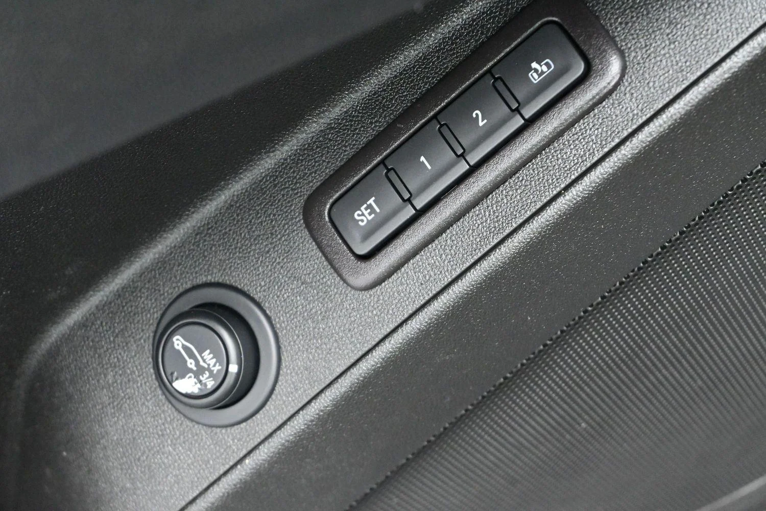 Used 2022 Iron Gray Metallic Chevrolet Premier image 14