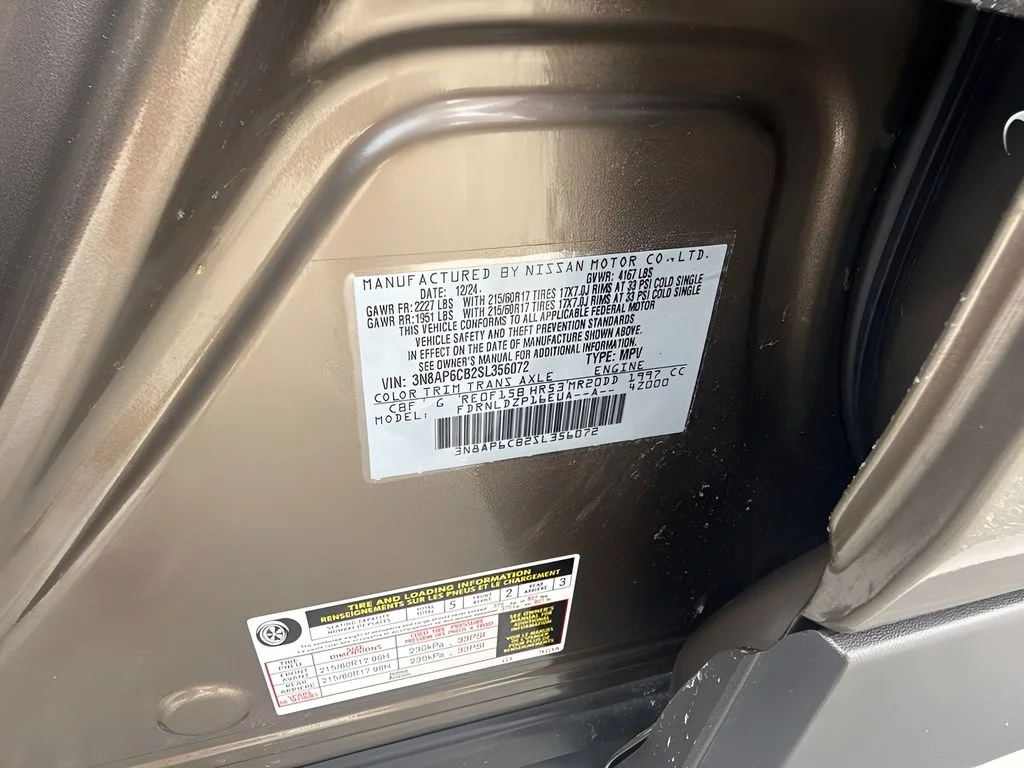 Used 2025 Brown Nissan SV image 23