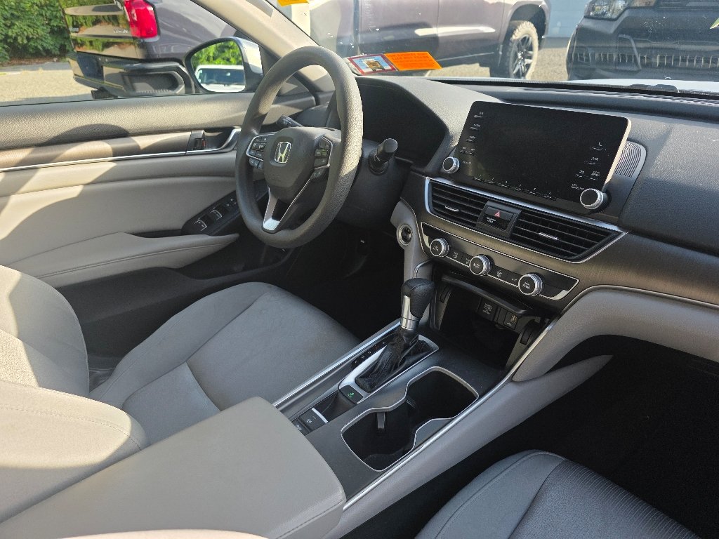 Used 2020 Silver Honda LX image 5