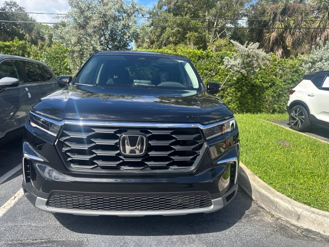 Certified Used 2025 Black Honda EX-L image 3