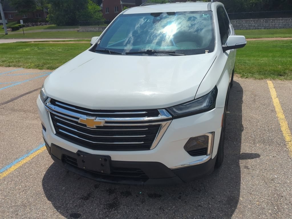 Used 2023 Summit White Chevrolet LT Cloth image 2