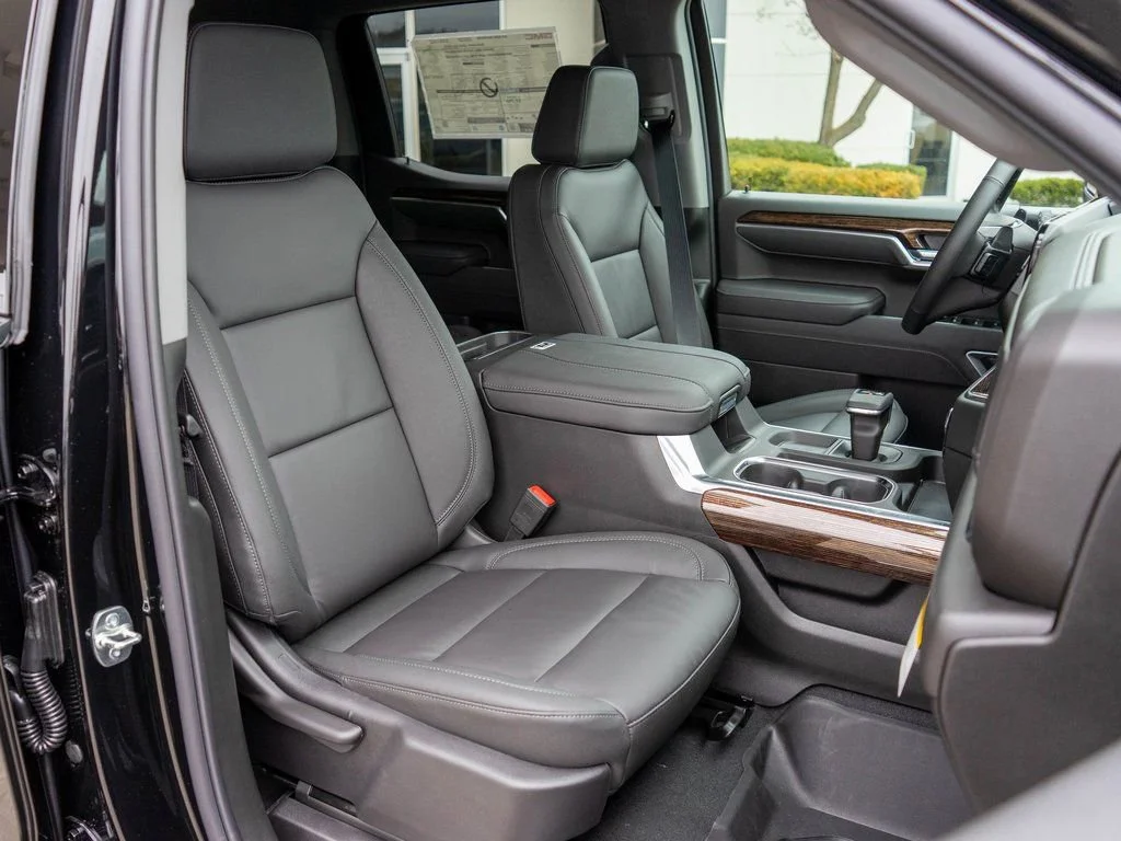 New 2026 Onyx Black GMC Elevation image 9