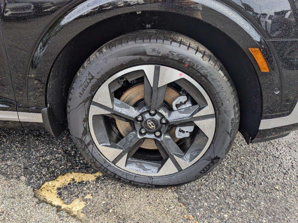 New 2027 Black Hyundai Limited 7P image 10