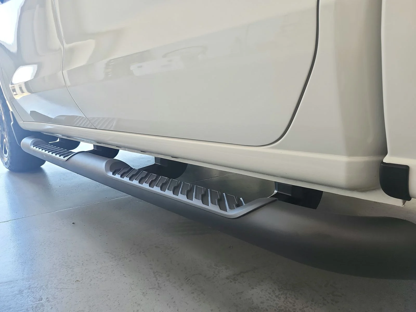 Used 2023 White Chevrolet RST image 45