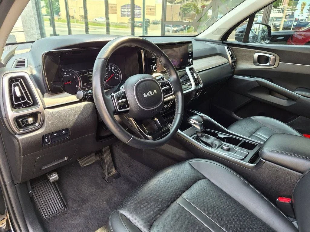 Used 2023 Black Kia X-Line S image 13