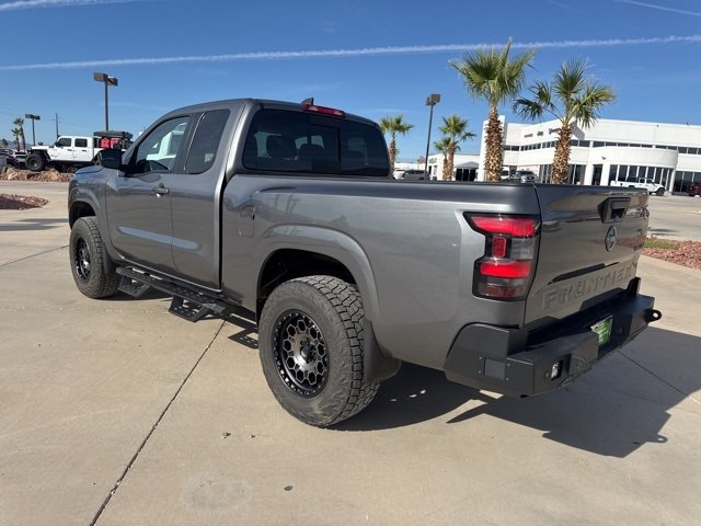 2024 Nissan Frontier SV photo 3