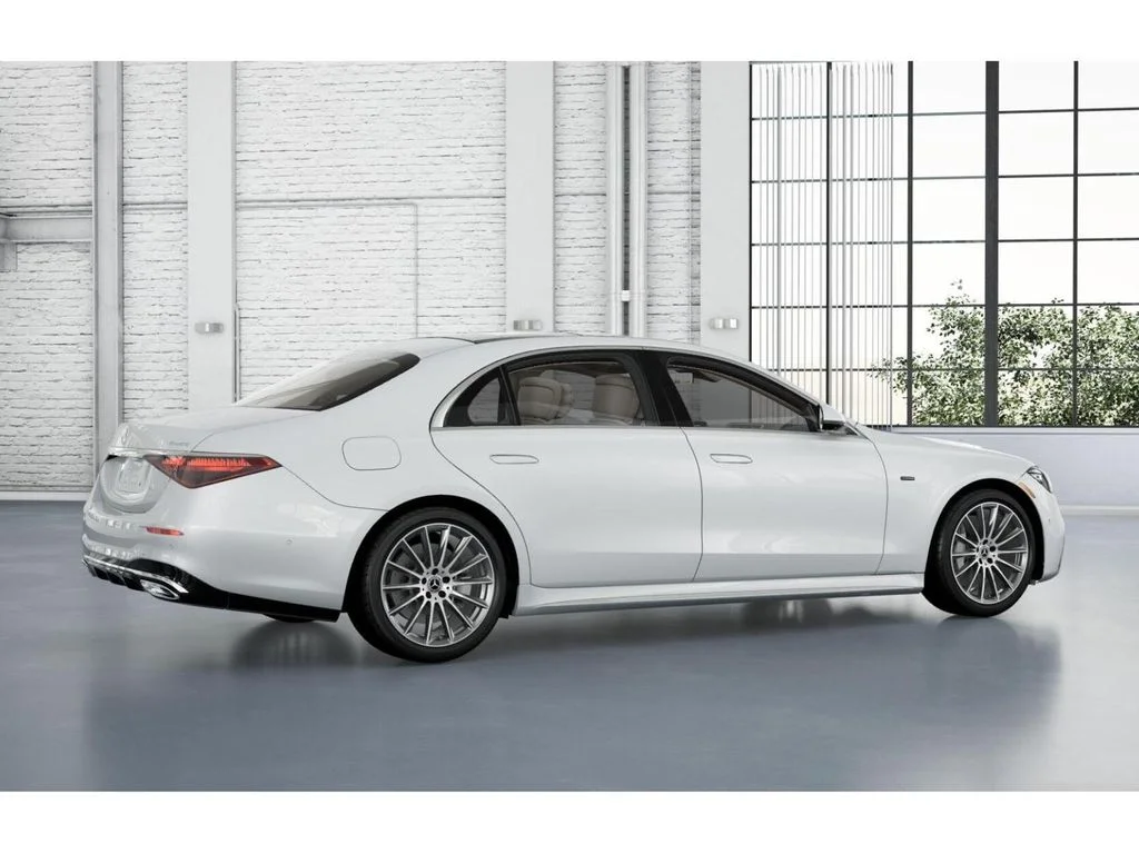 Used 2025 White Mercedes-Benz S 580e image 19