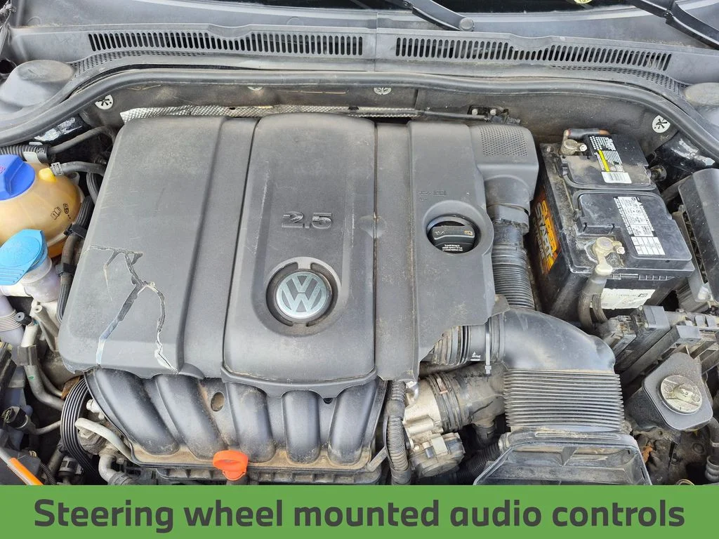 Used 2013 Black Volkswagen SEL image 14
