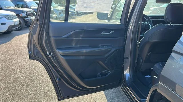 2025 Jeep Grand Cherokee L Laredo - Photo 22