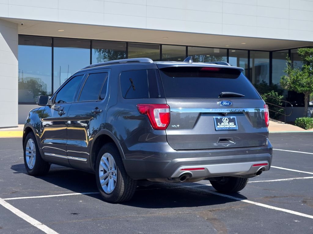 Used 2017 Gray Ford XLT image 5
