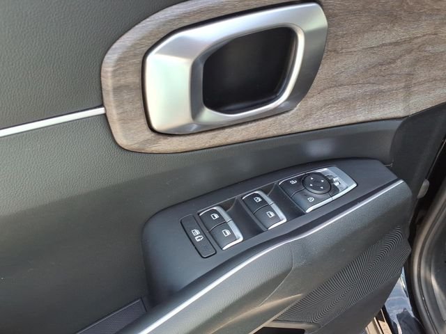 Used 2023 Black Kia X-Line EX image 12