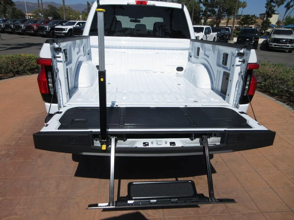 Certified Used 2024 Oxford White Ford Flash image 26
