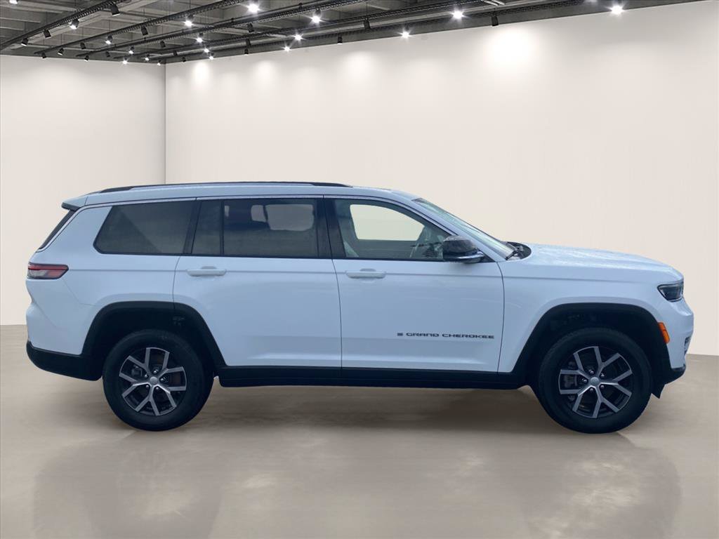 Used 2023 Bright White Clearcoat Jeep Limited image 8