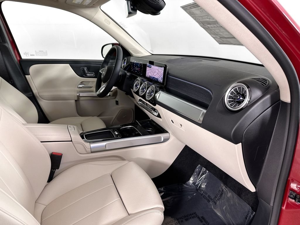New 2026 MANUFAKTUR Patagonia Red Metallic Mercedes-Benz GLB 250 image 29
