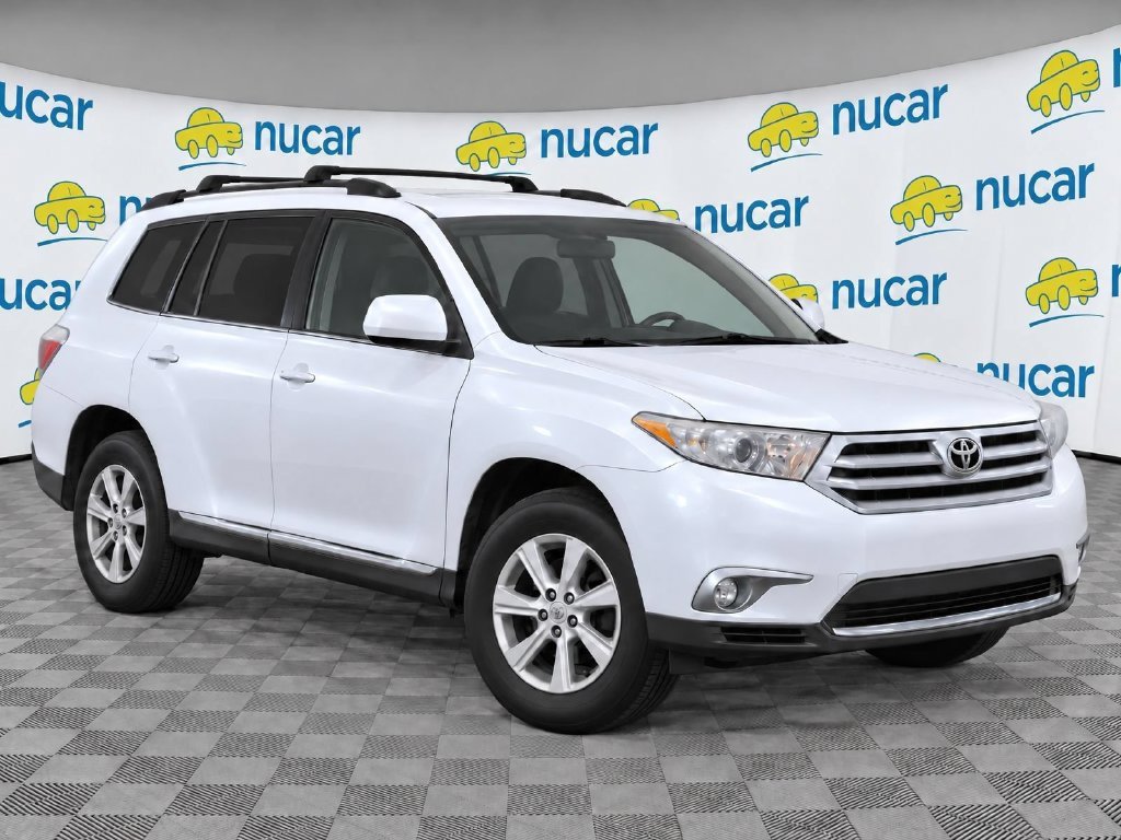 Used 2012 White Toyota Base image 1