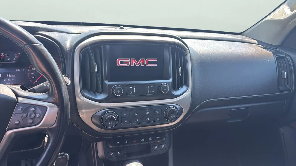 Used 2022 Gray GMC Denali image 9