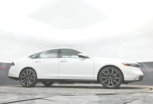 New 2026 Platinum White Pearl Honda Touring Hybrid image 52