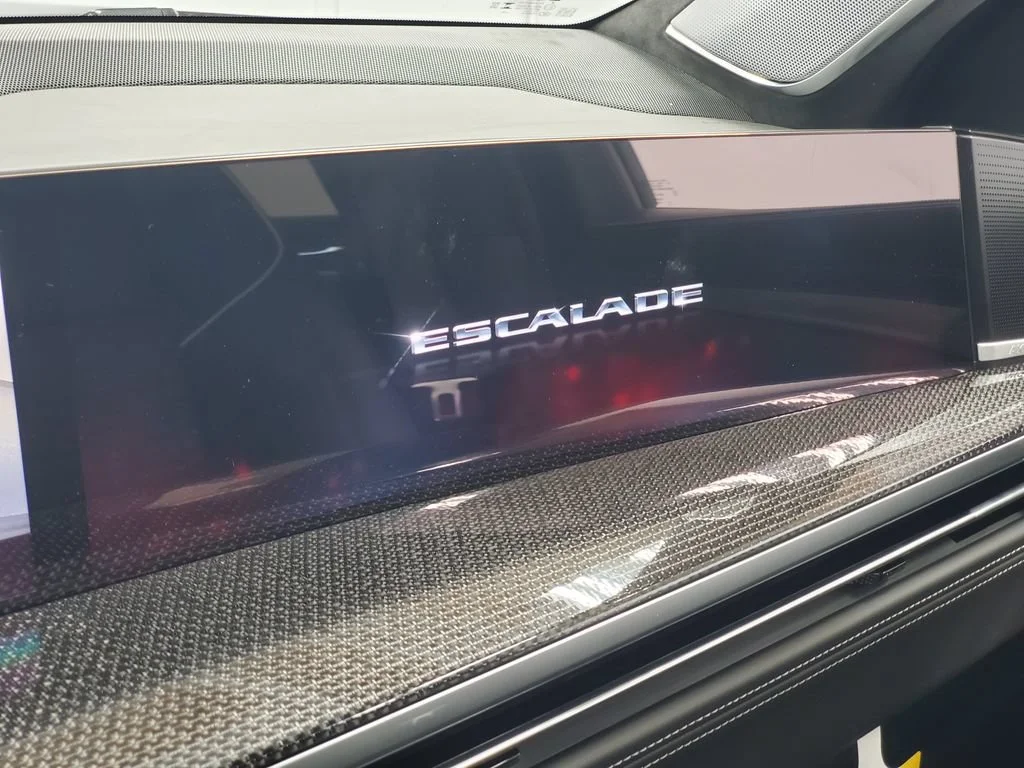 2026 Cadillac Escalade V-Series - Photo 18
