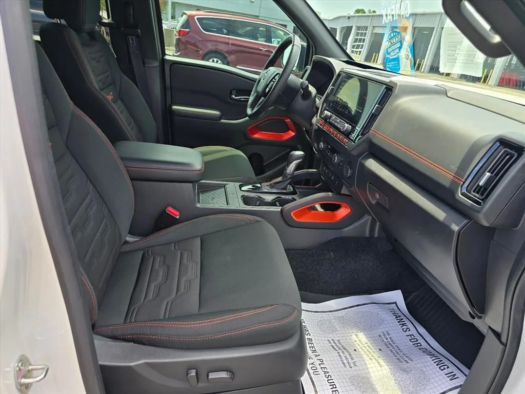 Used 2025 White Nissan PRO-X image 14