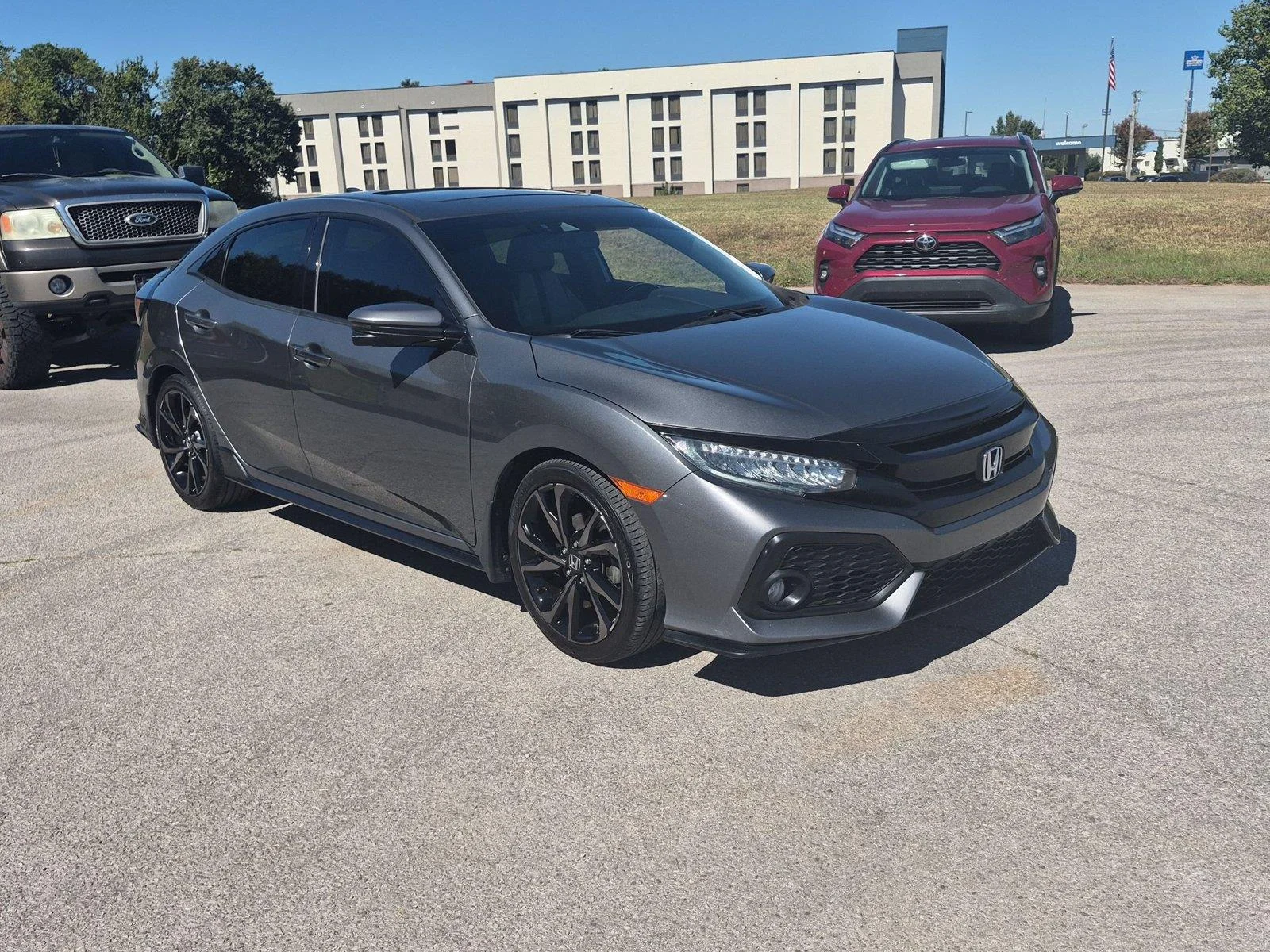 Used 2019 Sonic Gray Pearl Honda Sport Touring image 7