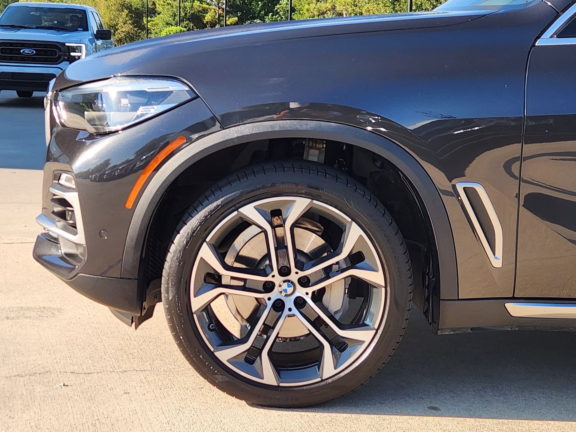 Used 2021 Dark Graphite Metallic BMW sDrive40i image 10