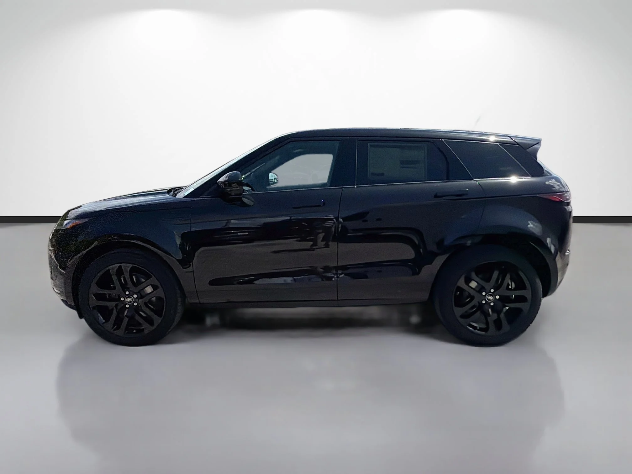 New 2026 Santorini Black Metallic Land Rover Core S image 2