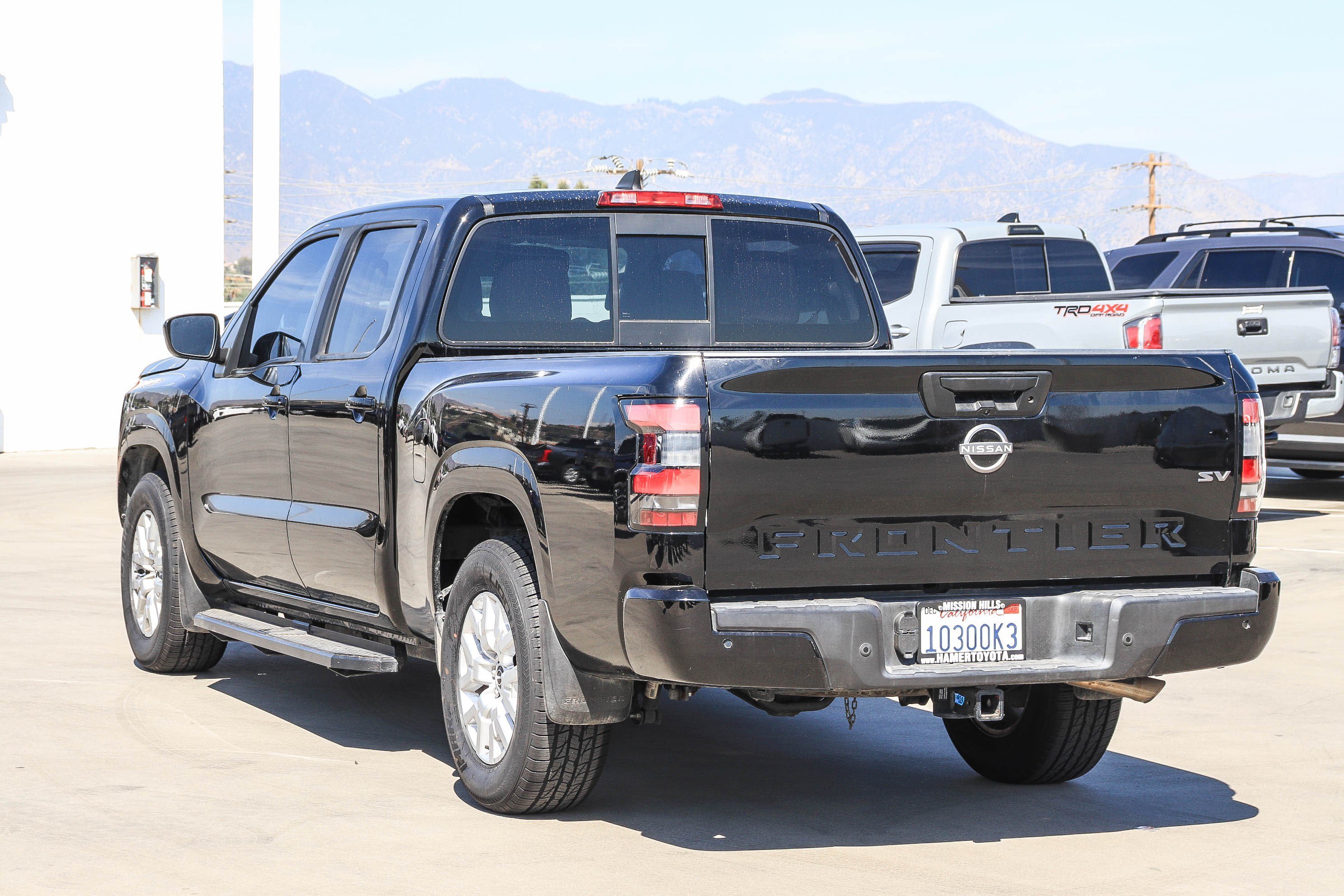 Used 2022 Super Black Nissan SV image 6