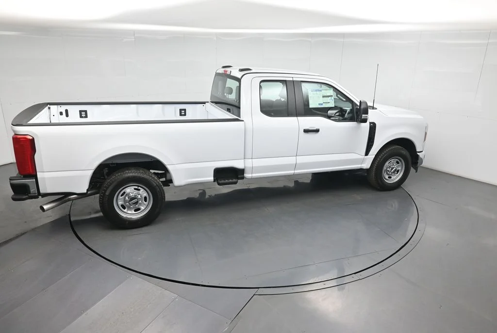 New 2027 Oxford White Ford XL image 34