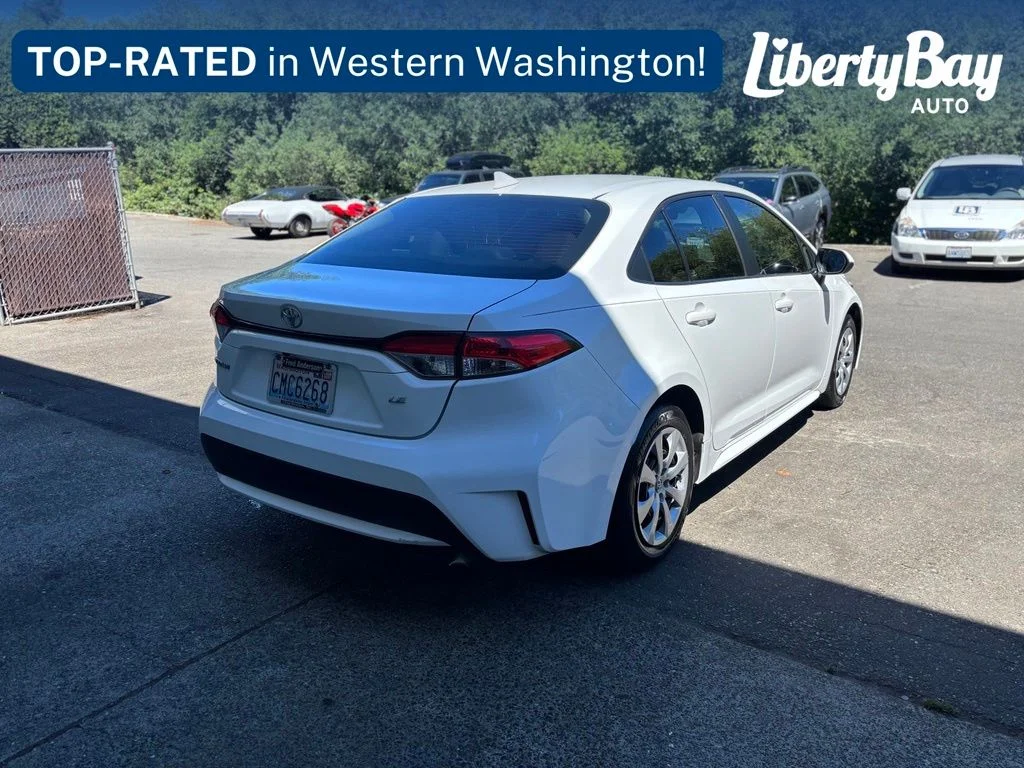 Used 2022 White Toyota LE image 6