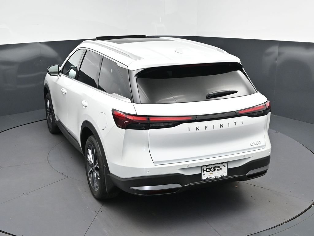 New 2027 RADIANT WHITE INFINITI Luxe FWD image 34