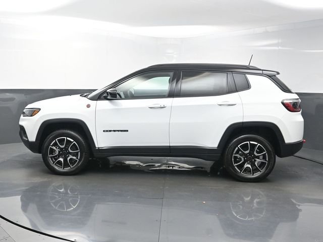 2025 Jeep Compass Trailhawk - Photo 4