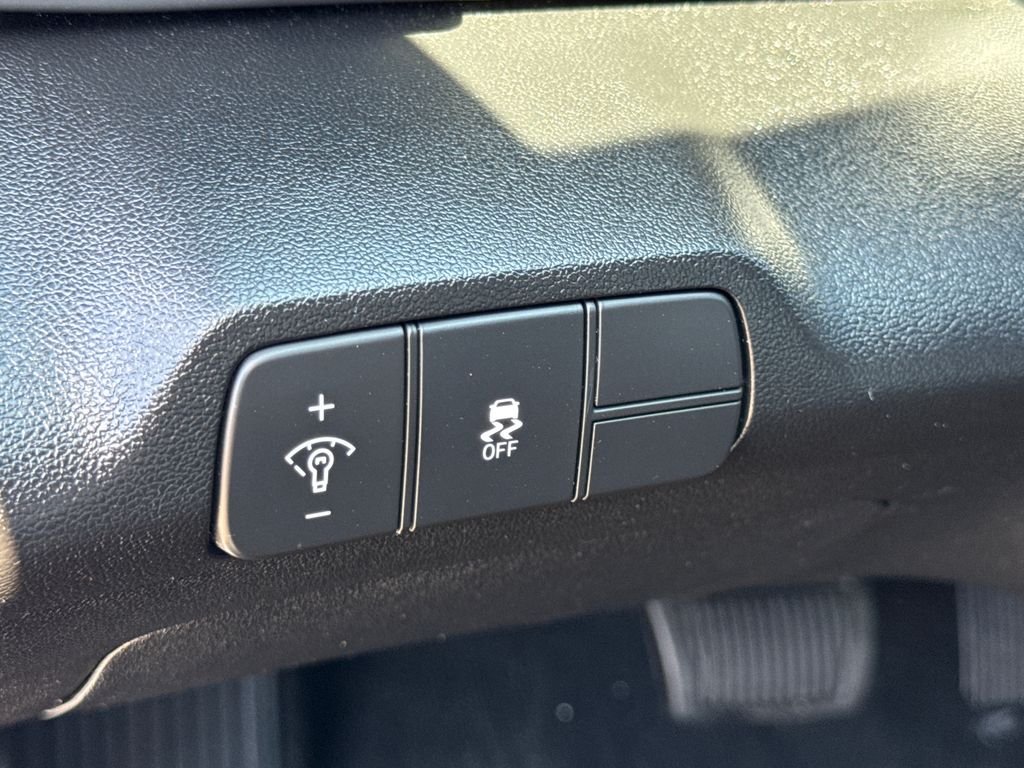 Used 2025 Gray Hyundai SEL Convenience image 24