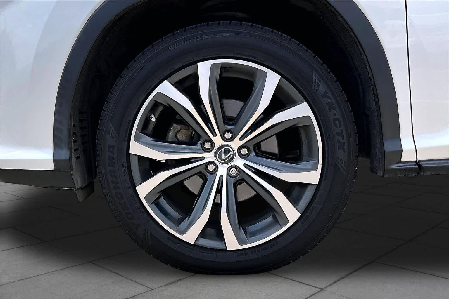 Used 2018 Eminent White Pearl Lexus  image 9