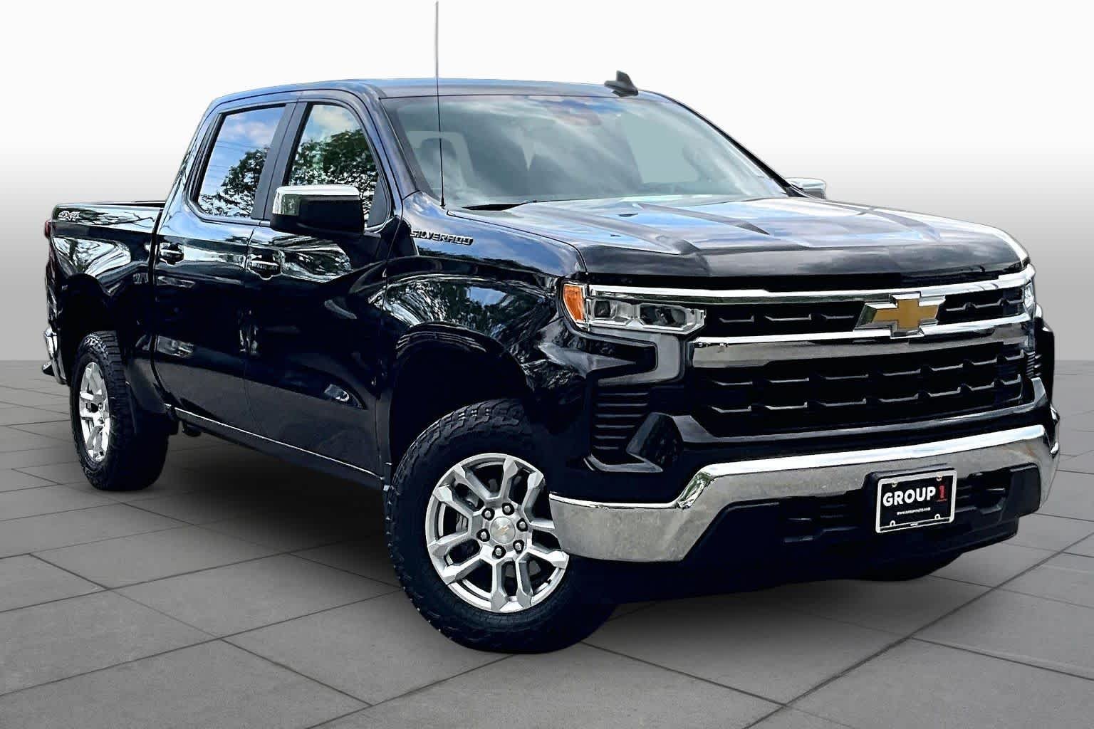 Used 2022 Black Chevrolet LT image 3