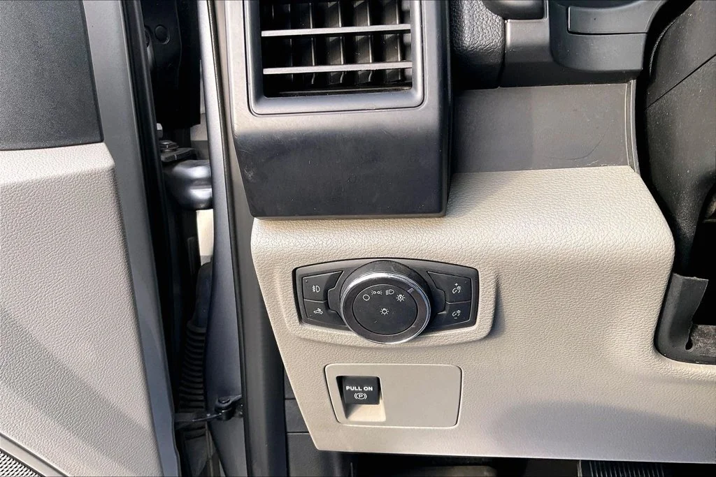 Used 2020 Silver Metallic Ford XL image 36