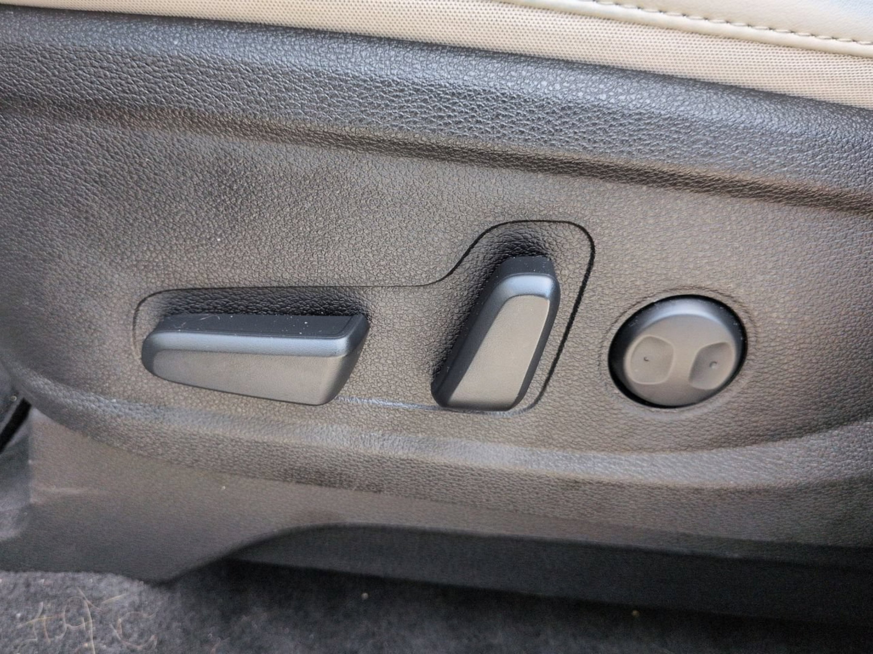 Certified Used 2025 Ebony Black Kia S image 19