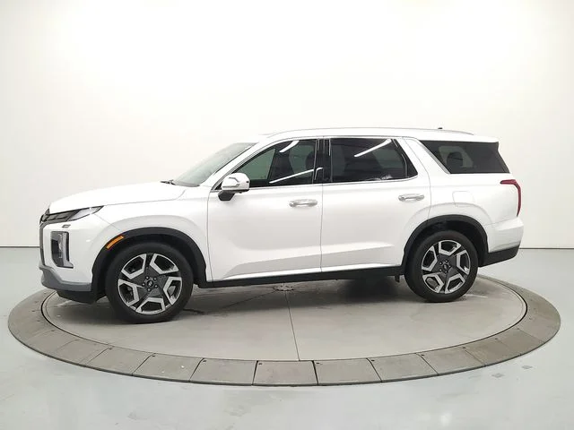 Used 2025 White Hyundai SEL Premium image 4