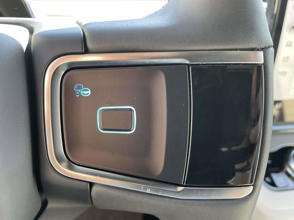 New 2026 Star White Metallic Tri-Coat Ford MAX Active image 23